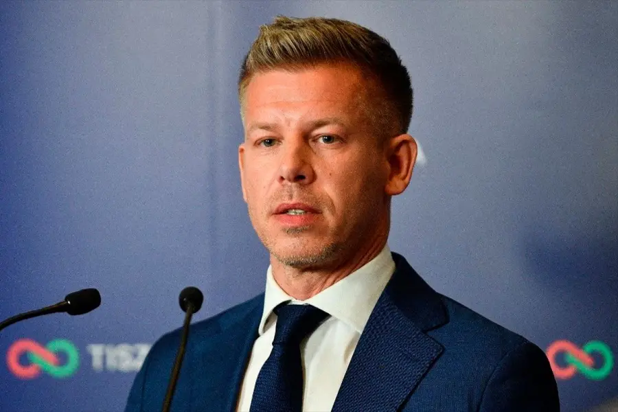 P&eacute;ter Magyar.