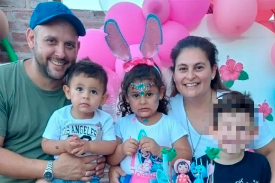 Daniel, Sabrina y sus 3 hijos