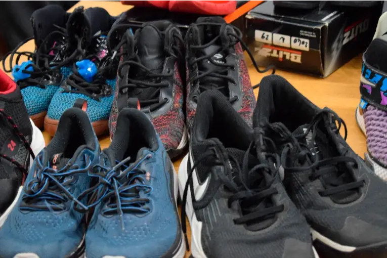 Lanzan campaña solidaria para donar zapatillas a chicos de barrios de Paraná