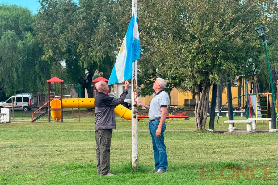 Veteranos de Malvinas en acto escolar en San Benito (foto Elonce)
