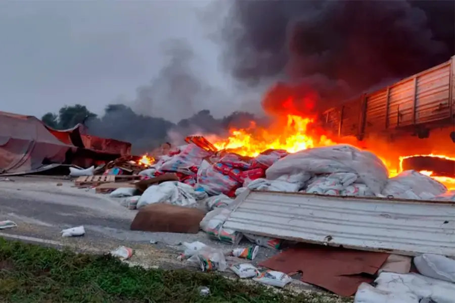 Fatal choque e incendio de camiones en Chaco (foto Diario Norte)