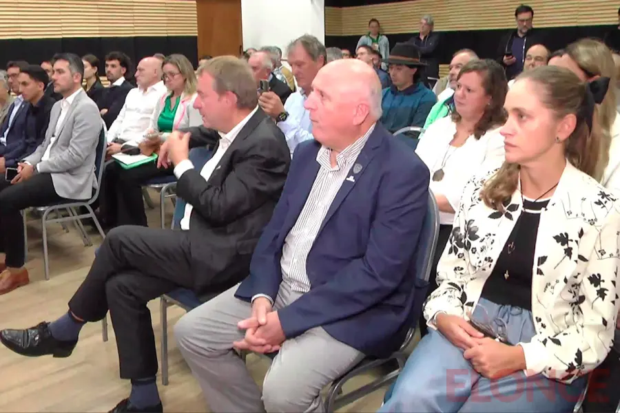 Presentaci&oacute;n del proyecto en Crespo (foto Elonce)