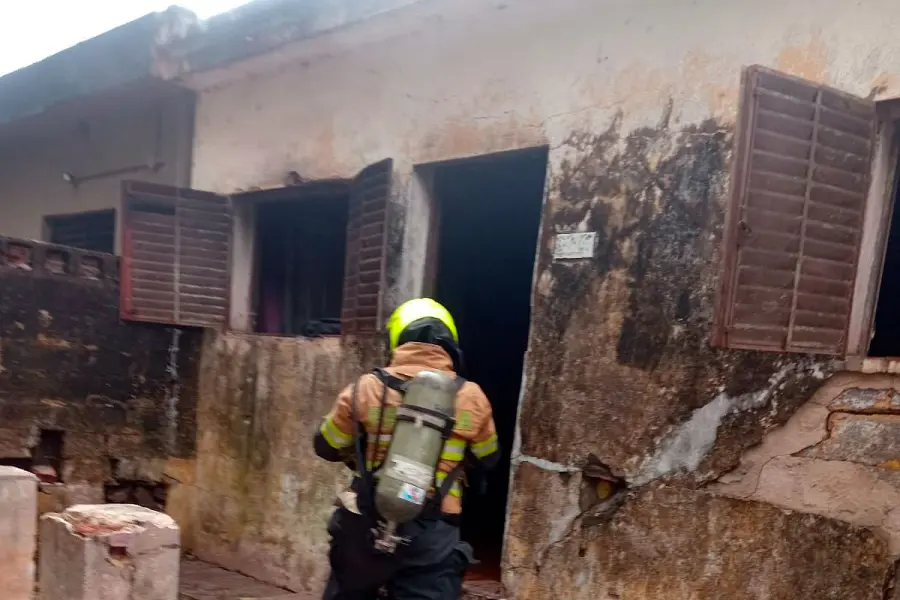 (Bomberos Voluntarios de Paran&aacute;).
