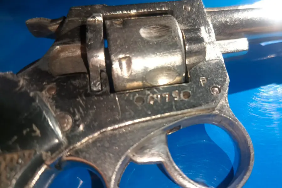 El arma secuestrada, un rev&oacute;lver calibre .22 corto (foto Polic&iacute;a de Entre R&iacute;os)