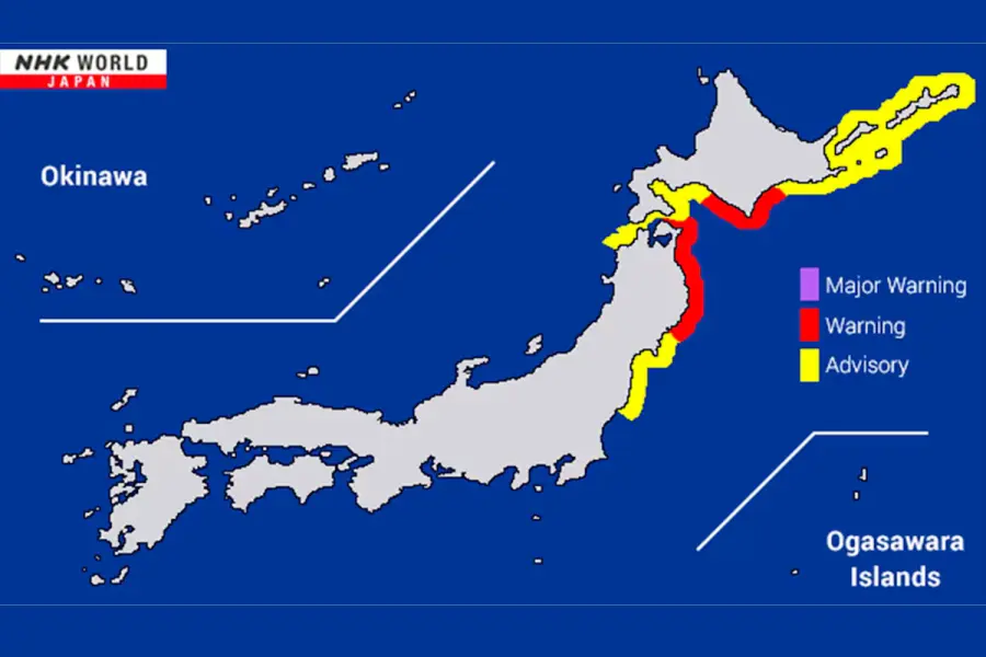 Mapa de Jap&oacute;n mostrando alertas rojas de tsunami y avisos amarillos en la costa, con una leyenda.