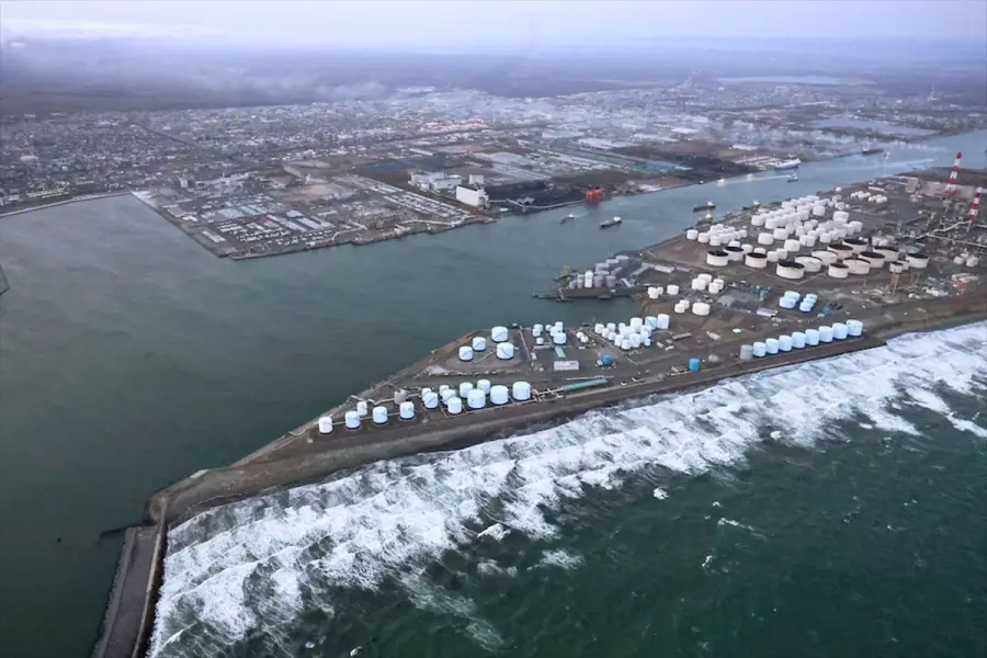 La costa de Tomakomai, tras la emisi&oacute;n de una alerta de tsunami. (Reuters).