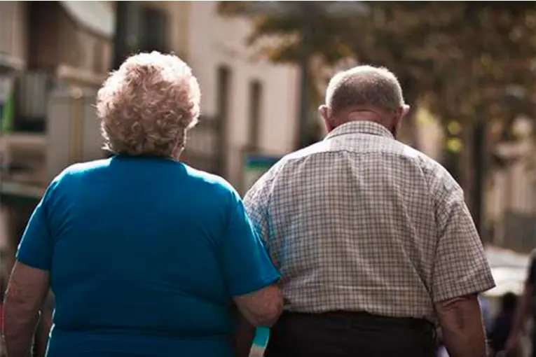 Alerta por el aumento de la mortalidad en Argentina, en especial de adultos mayores: Hubo más muertos de lo esperado