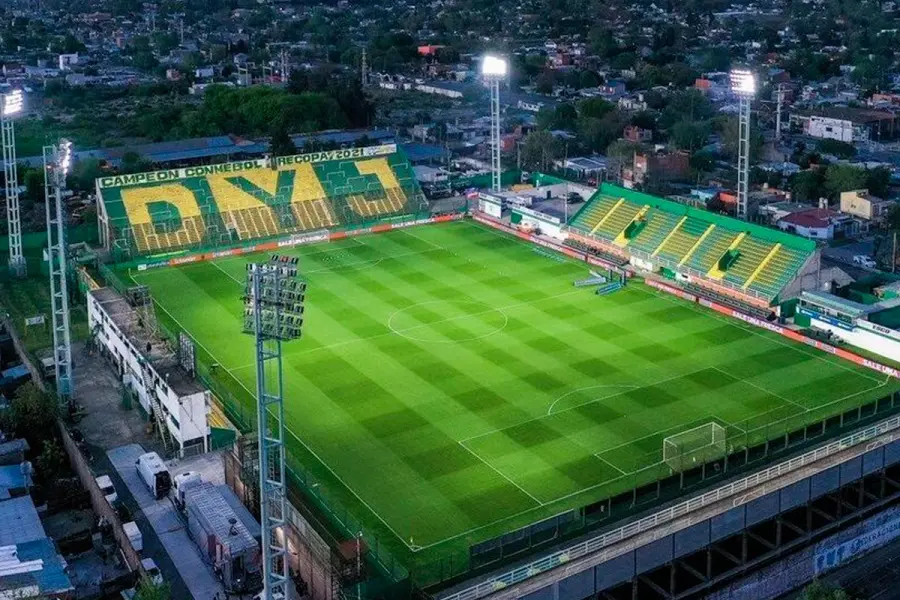 Boca visita a Defensa en Varela.