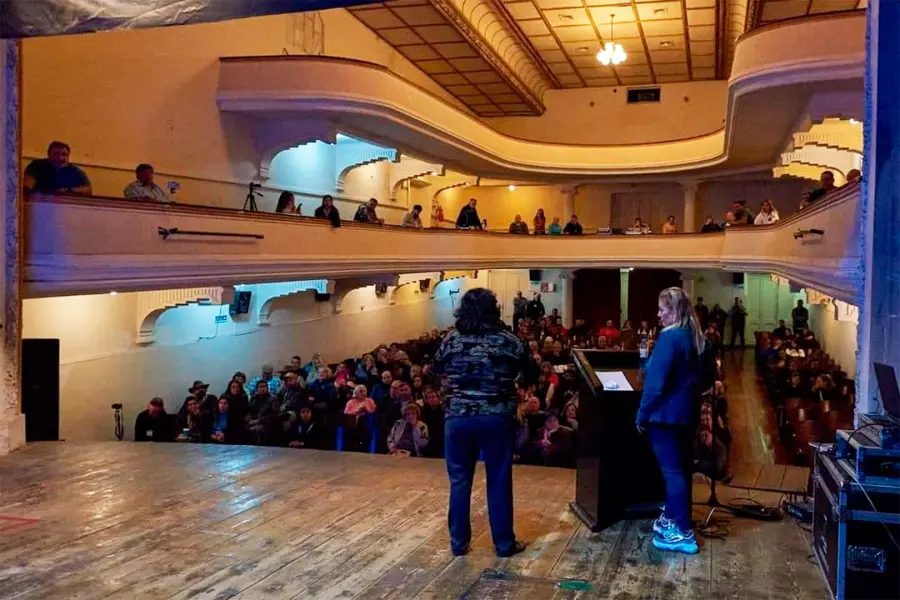 Una edici&oacute;n anterior del Congreso en el Cine Teatro Victoria