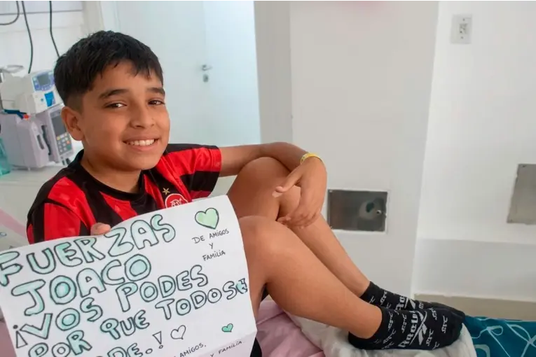 Niño entrerriano lucha tras tumor cerebral y múltiples cirugías: su familia lanzó una colecta solidaria