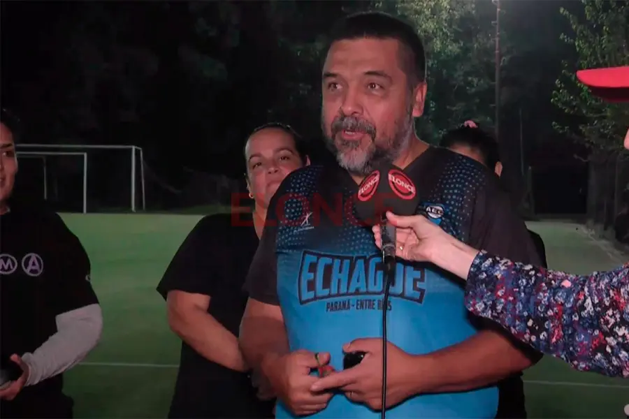 El entrenador Alejandro Flemati
