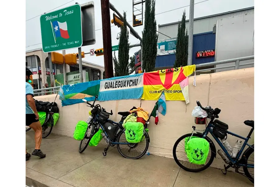 Biciviajeros entrerrianos arribaron a EEUU (foto ElD&iacute;a)