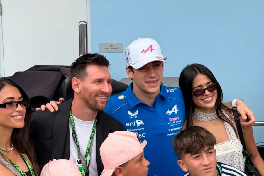 Messi y Colapinto.