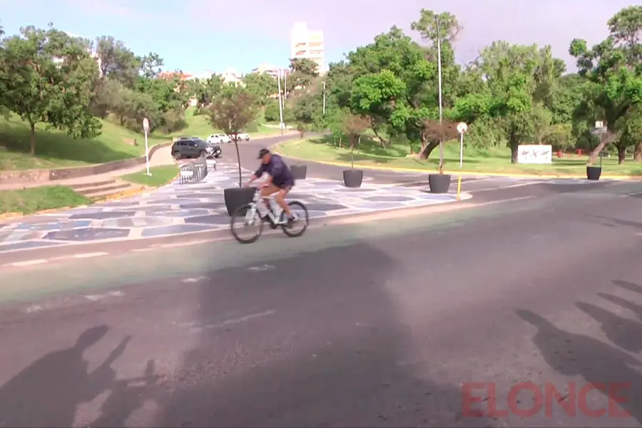 Ciclov&iacute;a en Costanera de Paran&aacute; (foto Elonce)