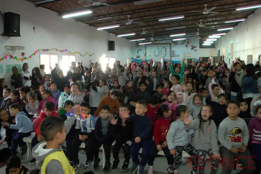 Aniversario en Escuela Ter&aacute;n de Paran&aacute; (foto Elonce)