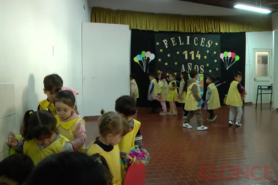 Aniversario en Escuela Ter&aacute;n de Paran&aacute; (foto Elonce)