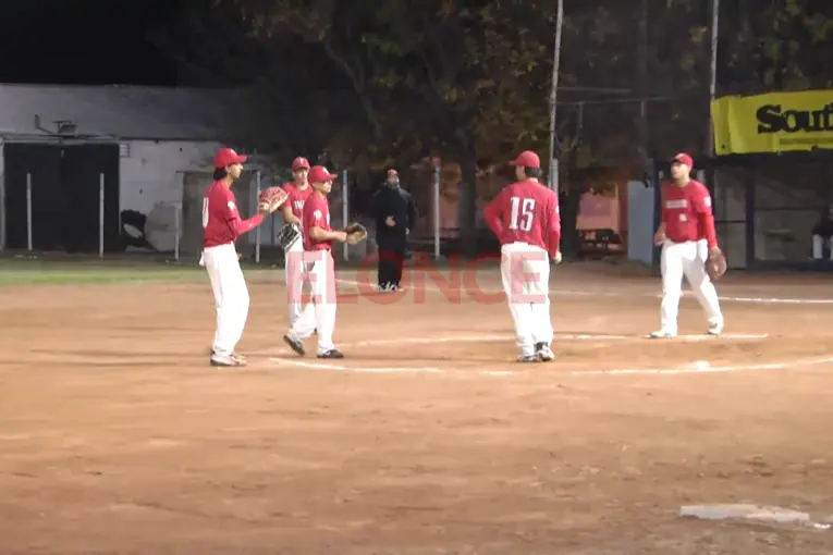 Torneo Proyección de softbol juvenil en Paraná: continuó este viernes la competencia