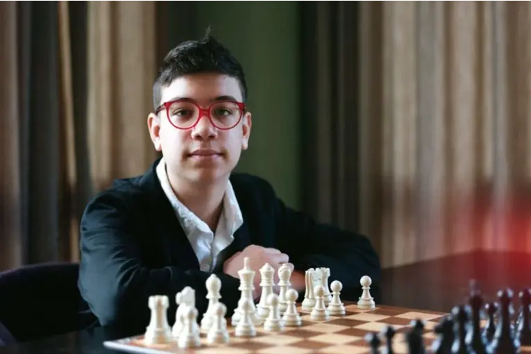 Histórico: el argentino Faustino Oro logró el título de Gran Maestro de ajedrez con apenas 12 años