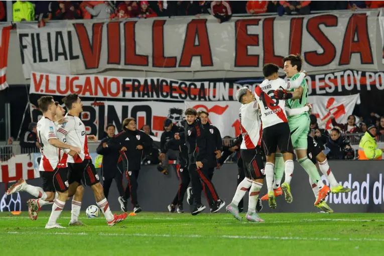 River le ganó a San Lorenzo por penales y avanzó a cuartos del Torneo Apertura 2026