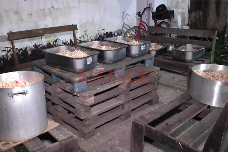 Personas en situación de calle recibieron comida proteica en una nueva jornada solidaria en Paraná