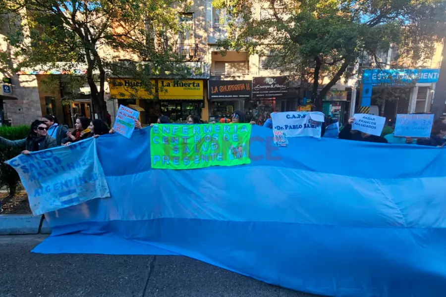 Protesta frente a Salud (foto Elonce)