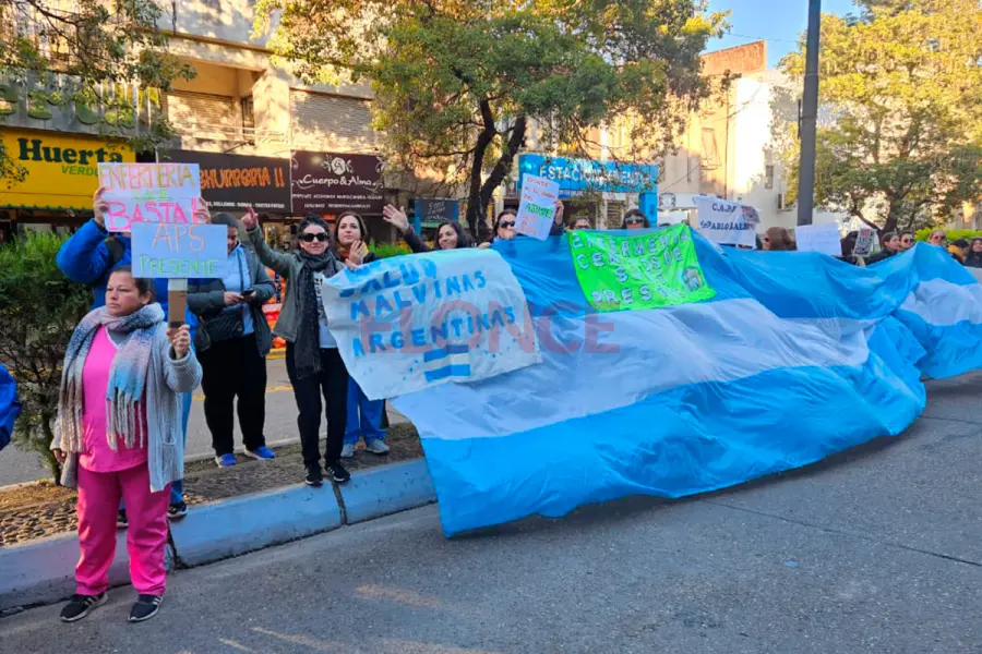 Protesta frente a Salud (foto Elonce)