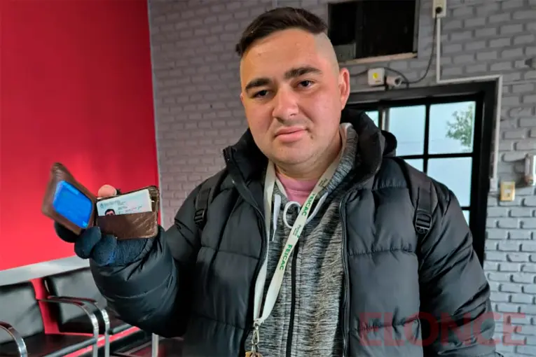 Gracias a un gesto solidario, un trabajador recuperó su billetera con más de $300.000