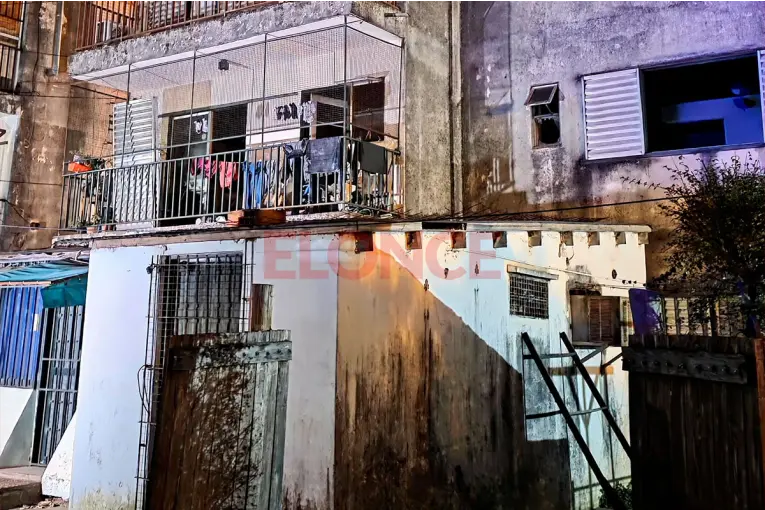 Investigan cómo se originó el incendio que causó la muerte de dos niños