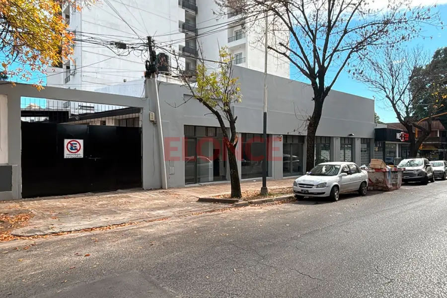 El acceso al garage fue liberado tras intervenci&oacute;n de inspectores de Tr&aacute;nsito (foto Elonce)
