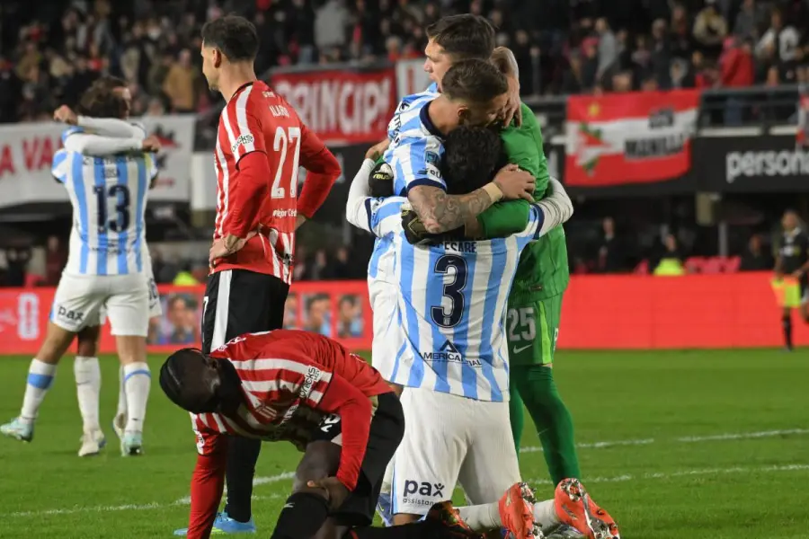 Racing viene de eliminar a Estudiantes.