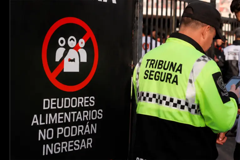 Deudores alimentarios no podrán ingresar a las canchas: fueron incorporados al programa Tribuna Segura