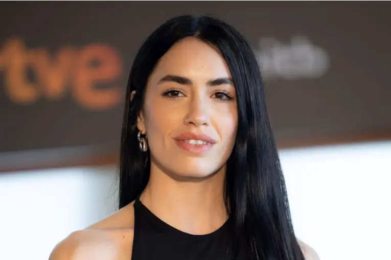 Hay que defenderla: Lali Espósito apoyó la marcha universitaria