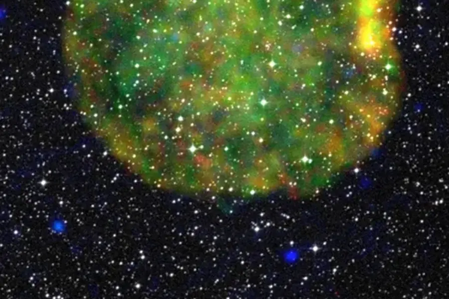 El material solo se halla en supernovas.