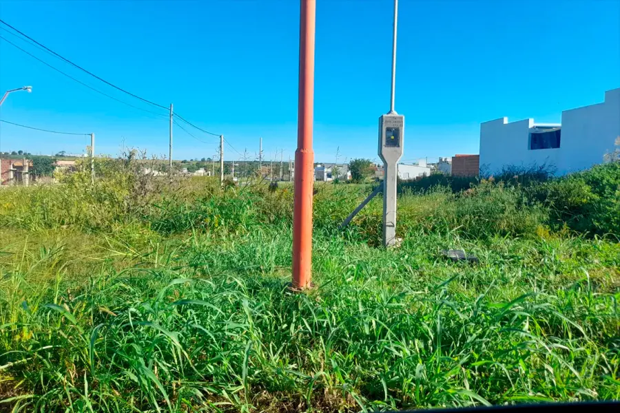 Donde deber&iacute;a haber al menos una construcci&oacute;n, no hay nada. (An&aacute;lisis).