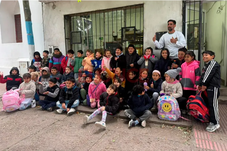 Niños conocieron cómo se elabora el pan en una panadería social de Paraná