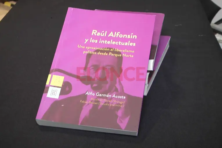 Presentaron el libro "Raúl Alfonsín y los intelectuales" en Paraná