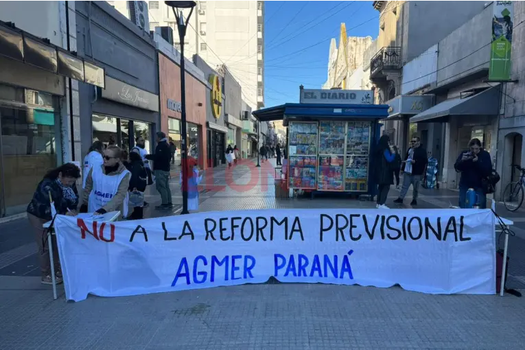 AGMER juntó firmas en "contra de la reforma previsional" y pidió discutir los "aportes patronales"