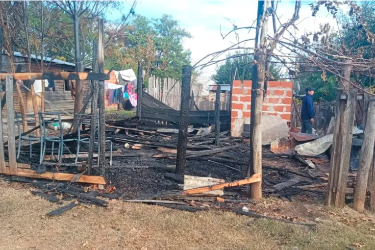 Amenazaron a la madre de una niña abusada y le incendiaron la vivienda