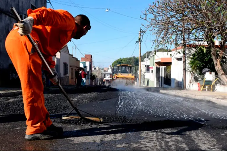 Licitaron nuevas obras para la recuperación de la trama vial en Paraná