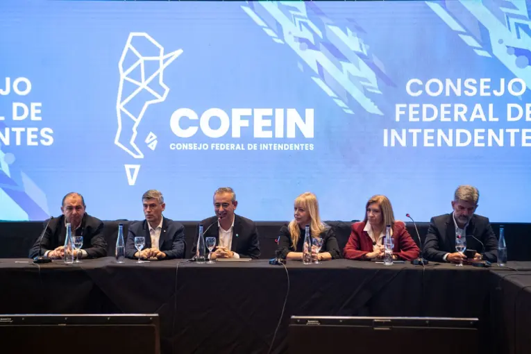 Romero participó del COFEIN y volvió a reclamar por los recursos retenidos a los municipios