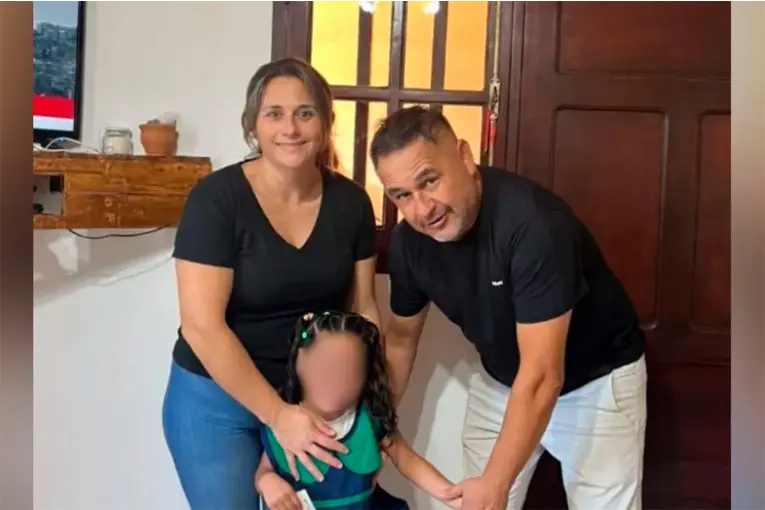 Zoe no fue robada: polémica en localidad santafesina por la guarda informal de una niña