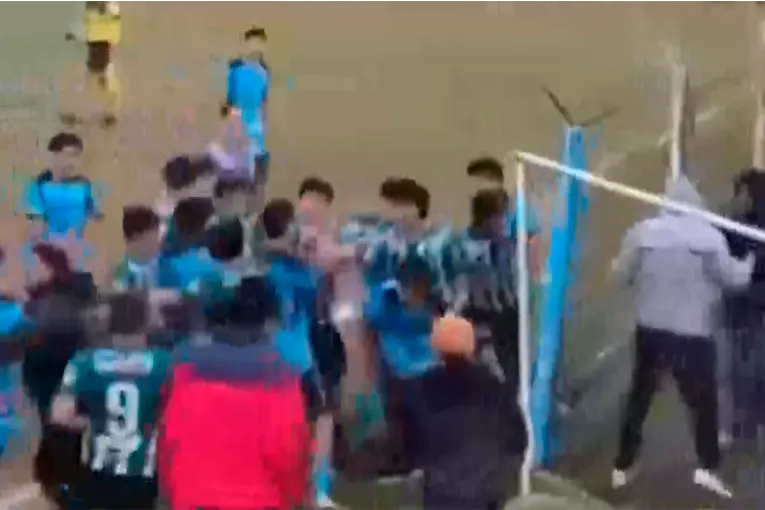 No fue una batalla campal, sostuvo el presidente de Unión de Alcaraz tras la gresca en Paraná Campaña: video