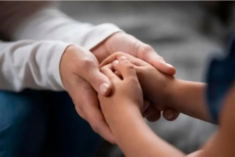 Ordenaron cobertura integral de acompañante terapéutico para un niño con síndrome de Down