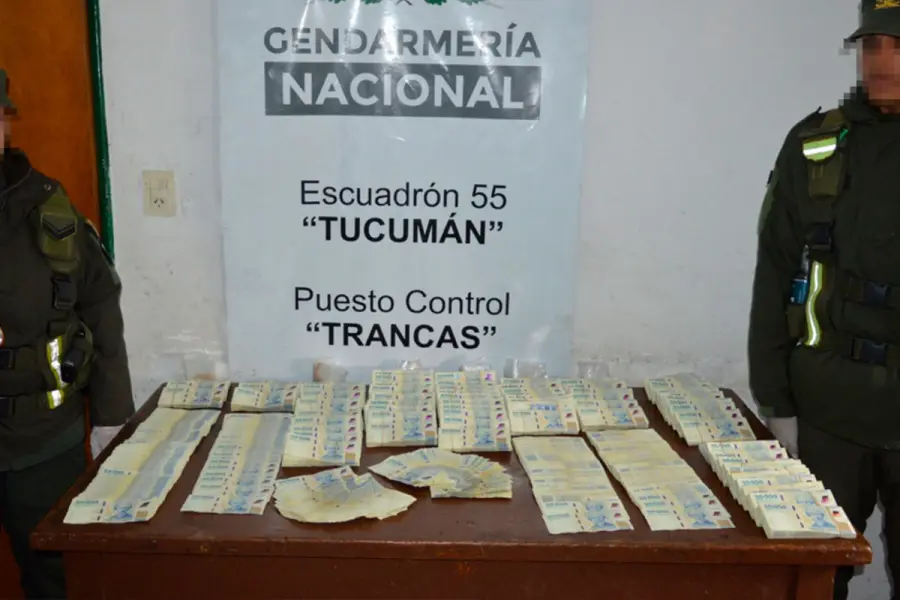 Dinero secuestrado del pasajero del colectivo.