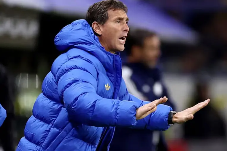 Nos perjudicó totalmente: Úbeda cargó contra el árbitro tras el empate de Boca