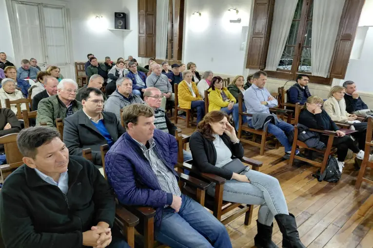 Bagnat encabeza charlas informativas sobre la reforma previsional en localidades entrerrianas