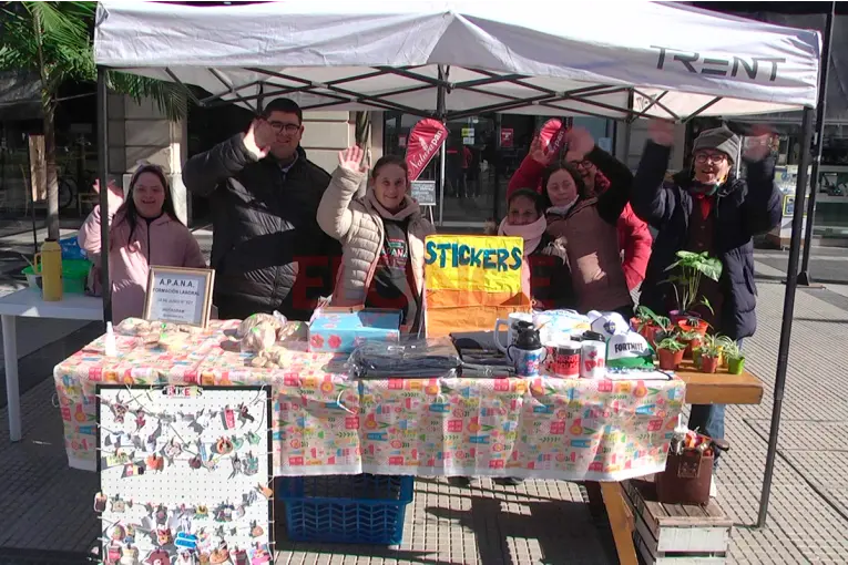 APANA realizó una feria con productos elaborados en los talleres de formación laboral