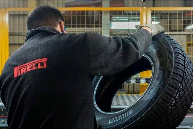 Tras el caso FATE, importante fábrica de neumáticos suspende producción por la caída de ventas