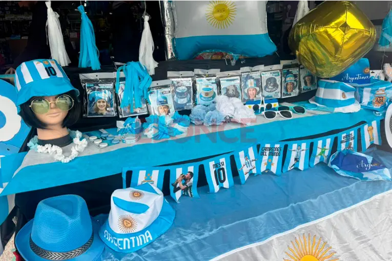 Crecen las ventas por el Mundial y el 25 de Mayo: opciones y precios para alentar a la Selección y celebrar a la Patria