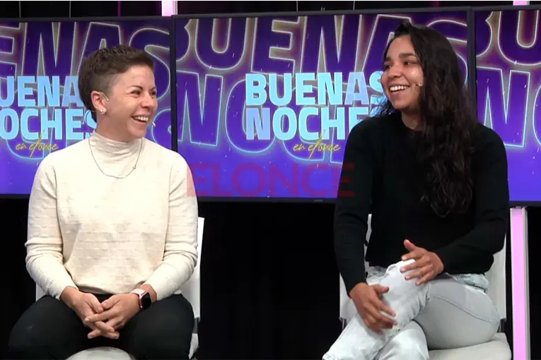 Emprendedoras que donaron buzos a estudiantes expresaron su emoción: "Estamos orgullosas de lo que hacemos"